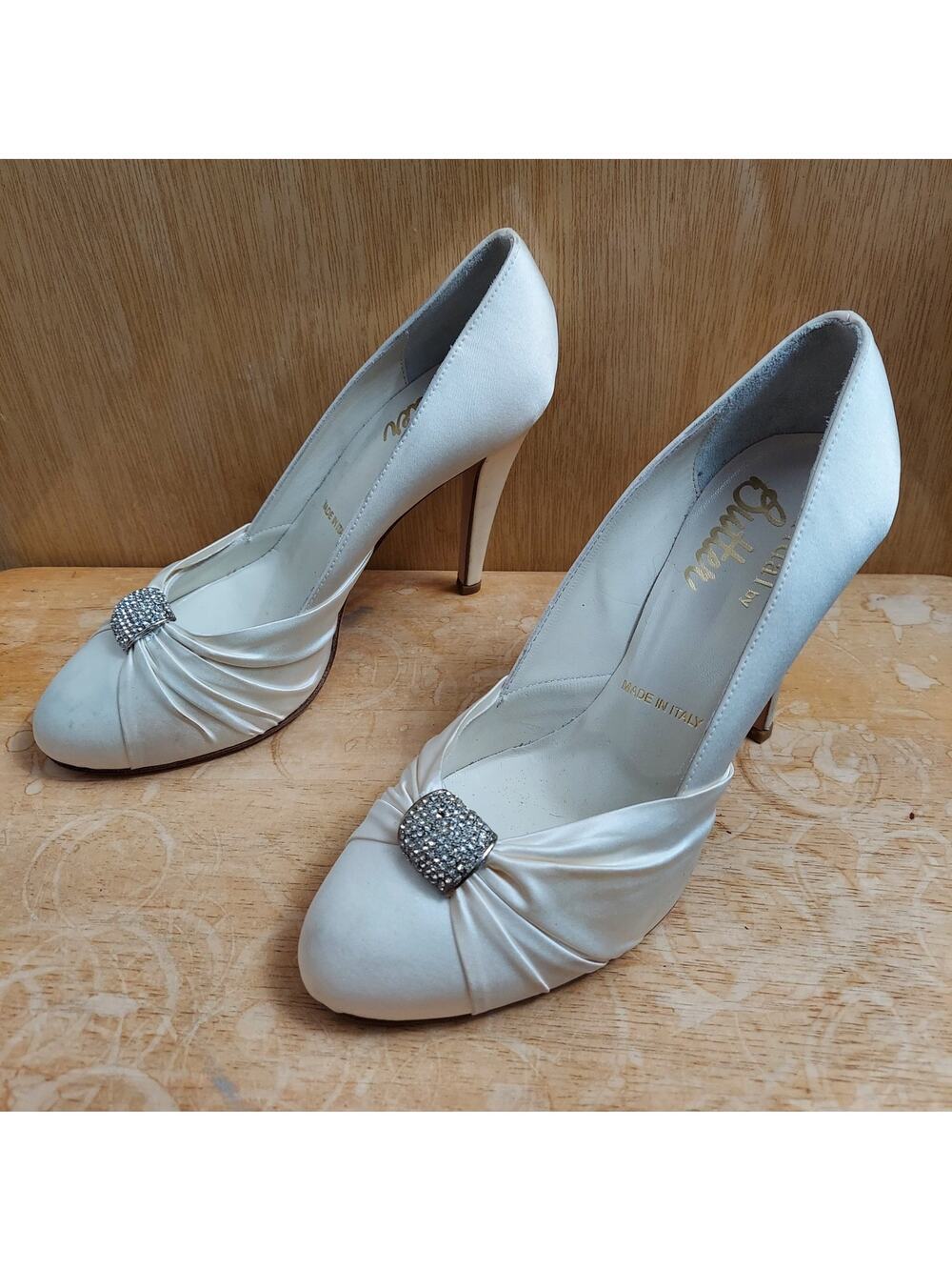 Bridal by Butter Lavorazione Artigiana Women's US 9 White Satin Heel Shoes